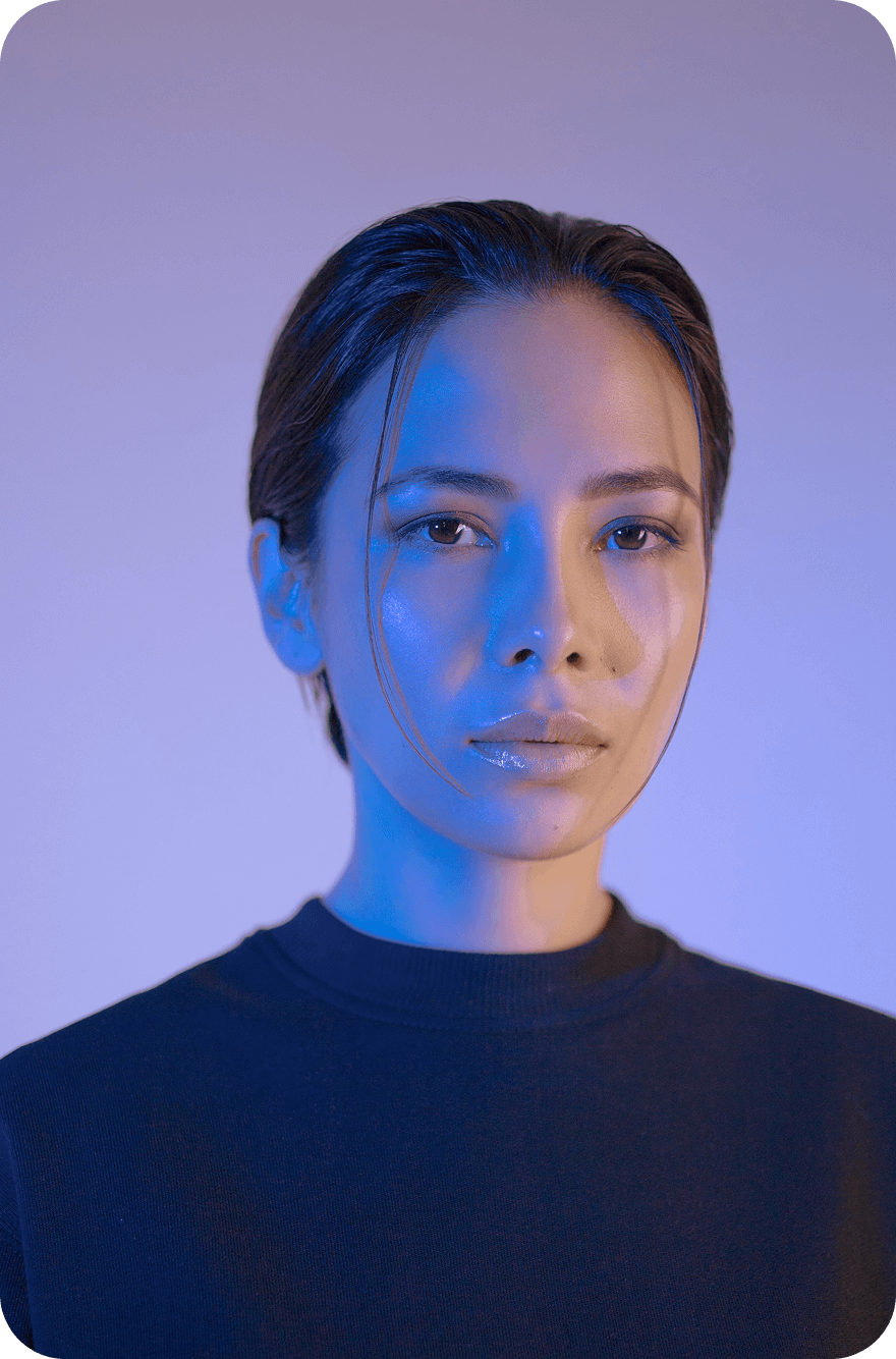 Popular Live Streamer Chatting with Fans on Leochats